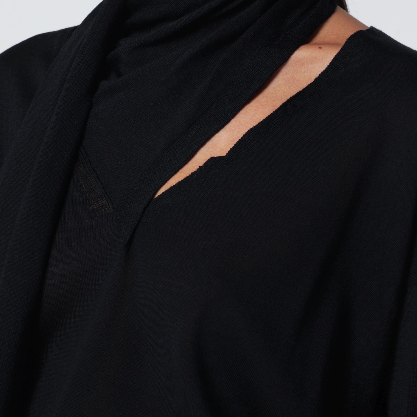 Roberto Collina Sweater Featuring Long Scarf Detail And V-neck In Black