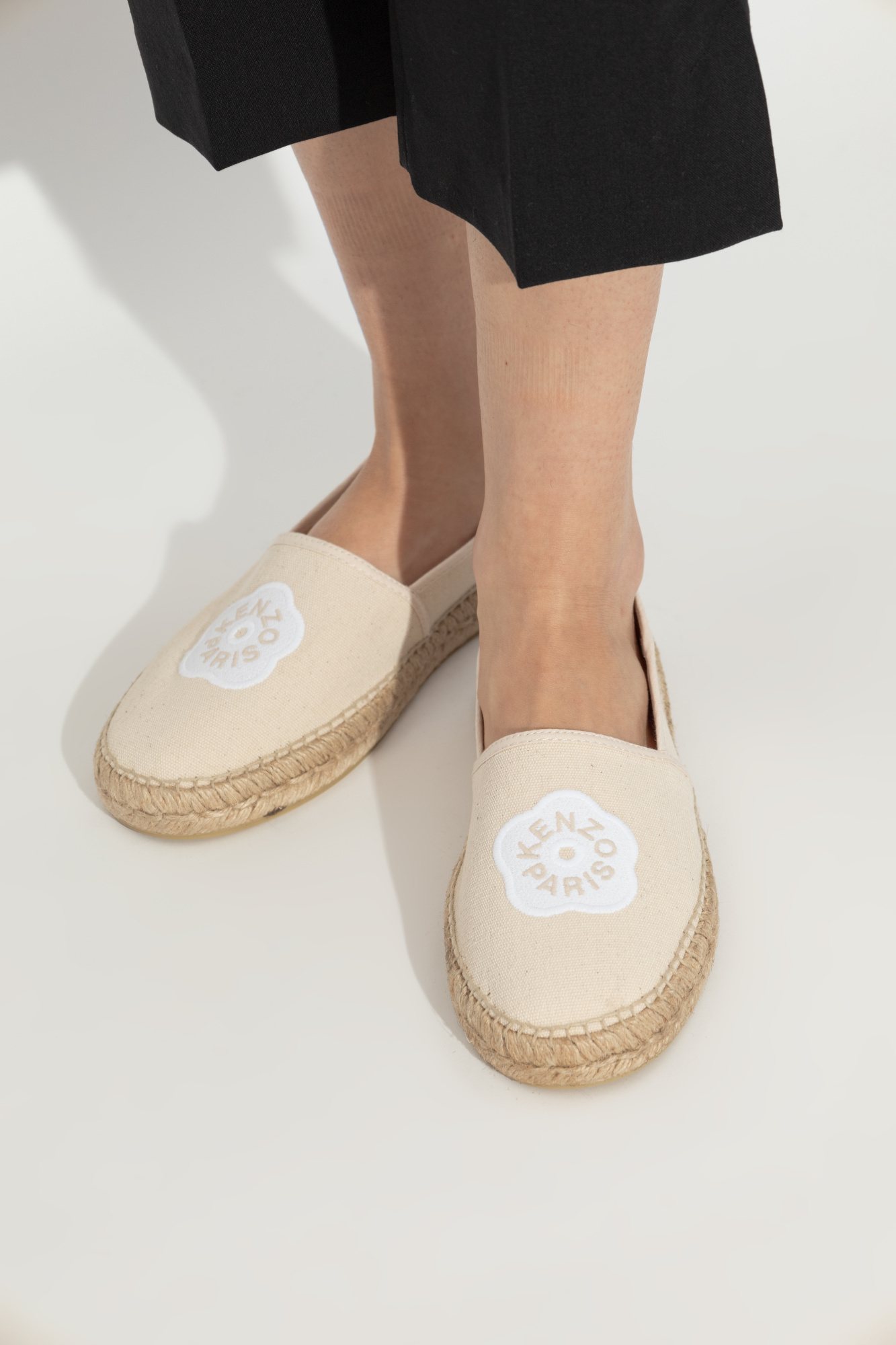 Kenzo 'boke Flower 2.0' Embroidered Canvas Espadrilles In Nude