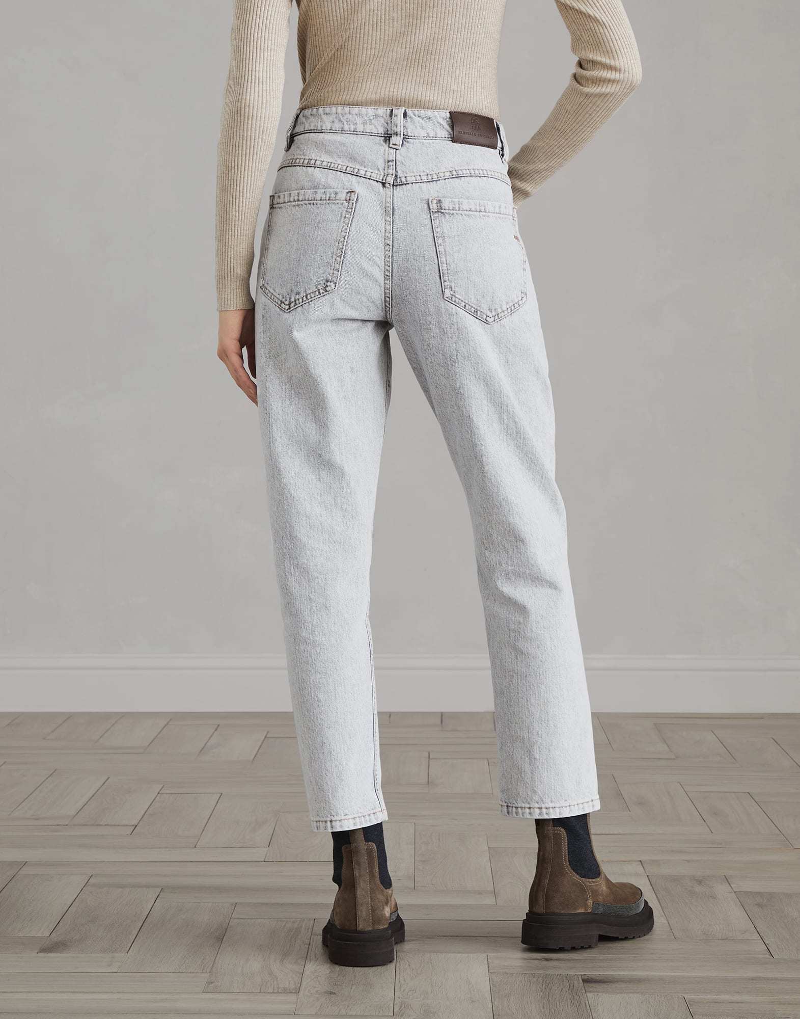 Brunello Cucinelli Mid-rise Tapered Jeans In White