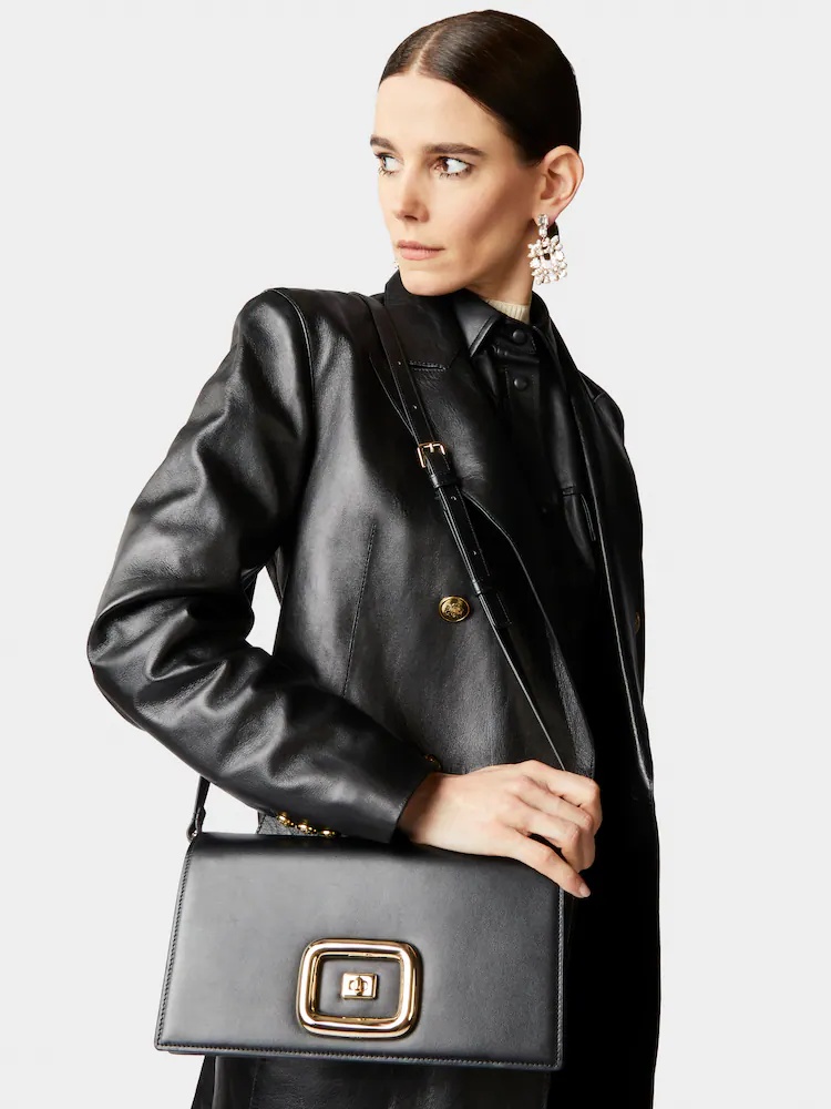 Roger Vivier Structured Chain Shoulder Bag In Black