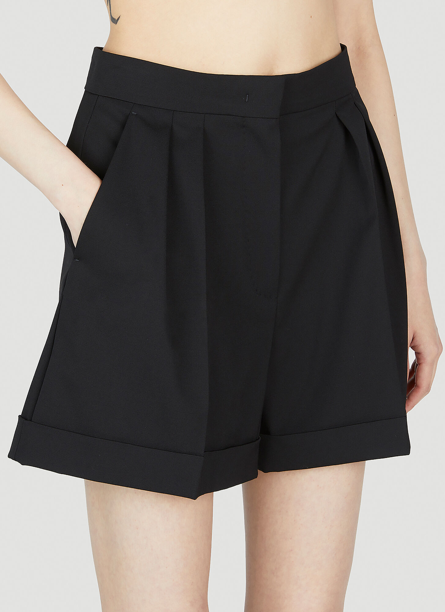 Max Mara Turn-up Pleated Shorts In Black