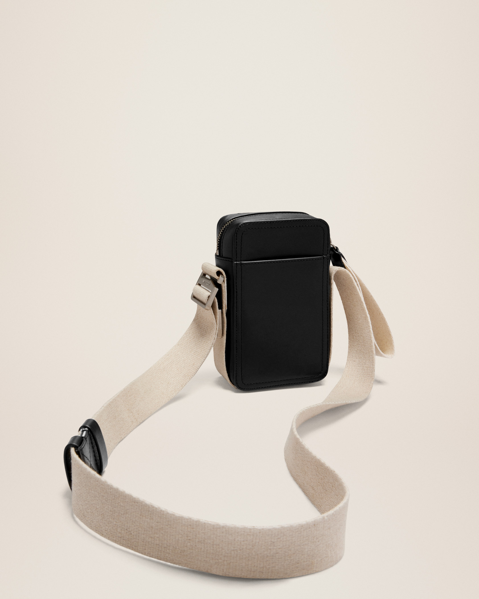 Jacquemus La Cuerda Vertical Shoulder Bag In Black