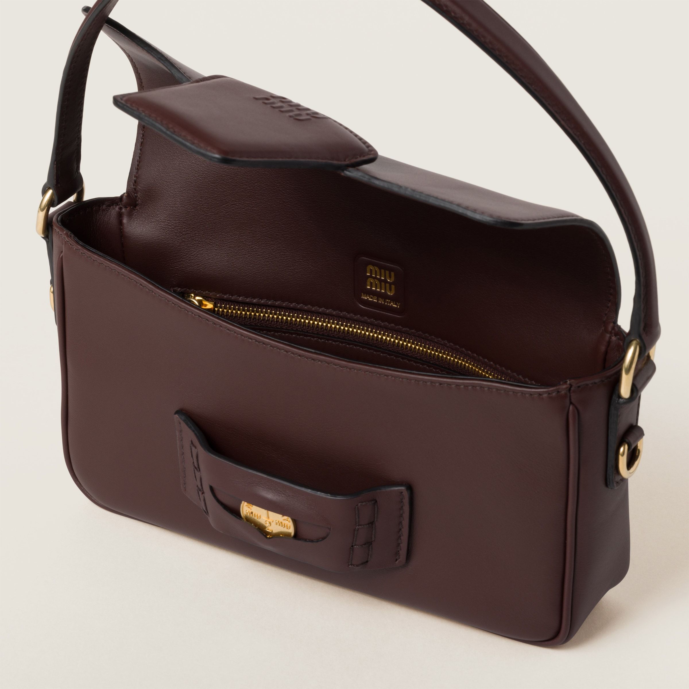 Miu Miu Logo Shoulder Bag In Red