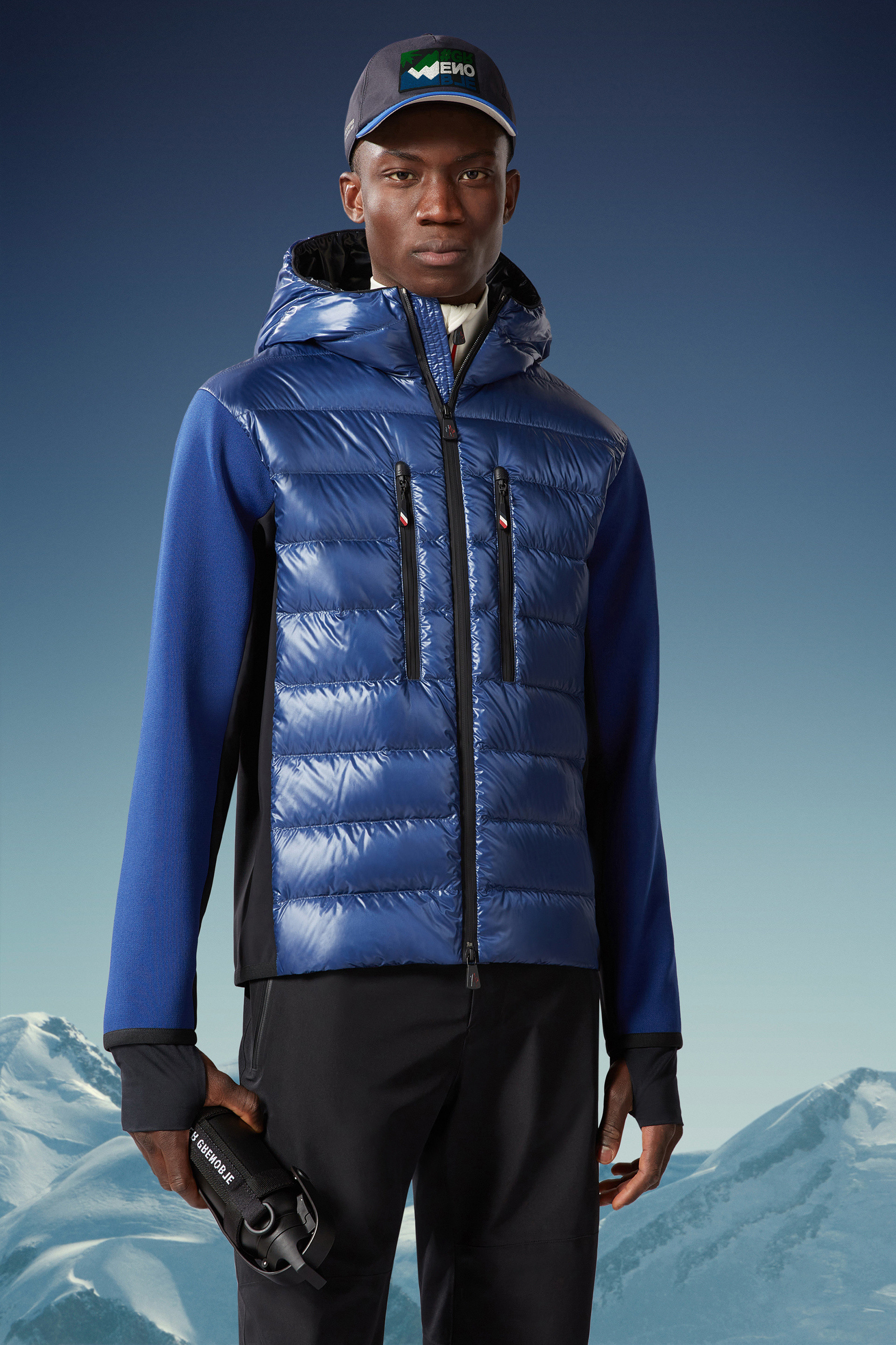 Moncler Logo Stitching Quilted Down Jacket In Blue
