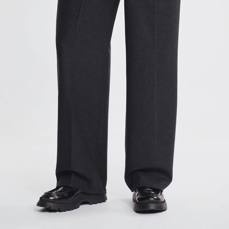 Hogan Round-toe Loafers In Black