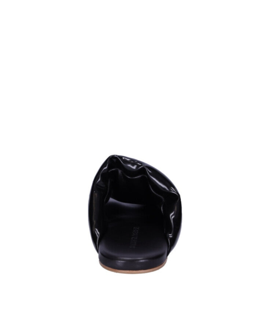 Bottega Veneta Logo Flat Bottom Flip-flop In Black