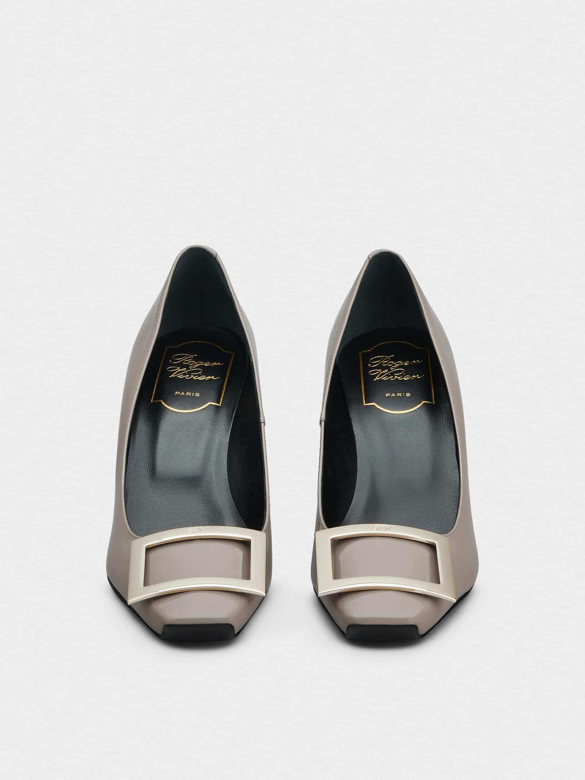 Roger Vivier Trompette 70 Metal Buckle Pumps In Patent Leather In Gray