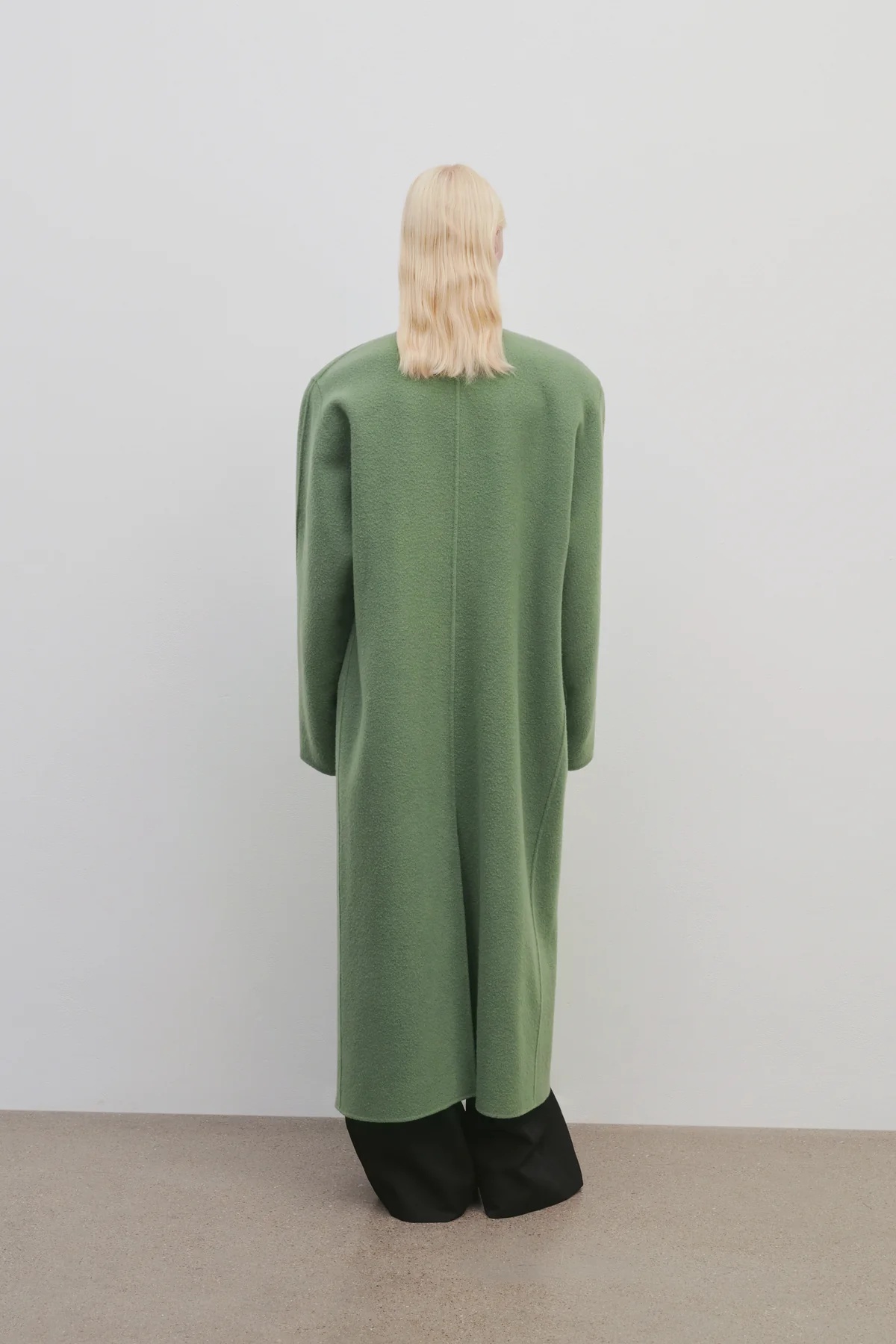 The Row Priske Cashmere Coat In Fern Green