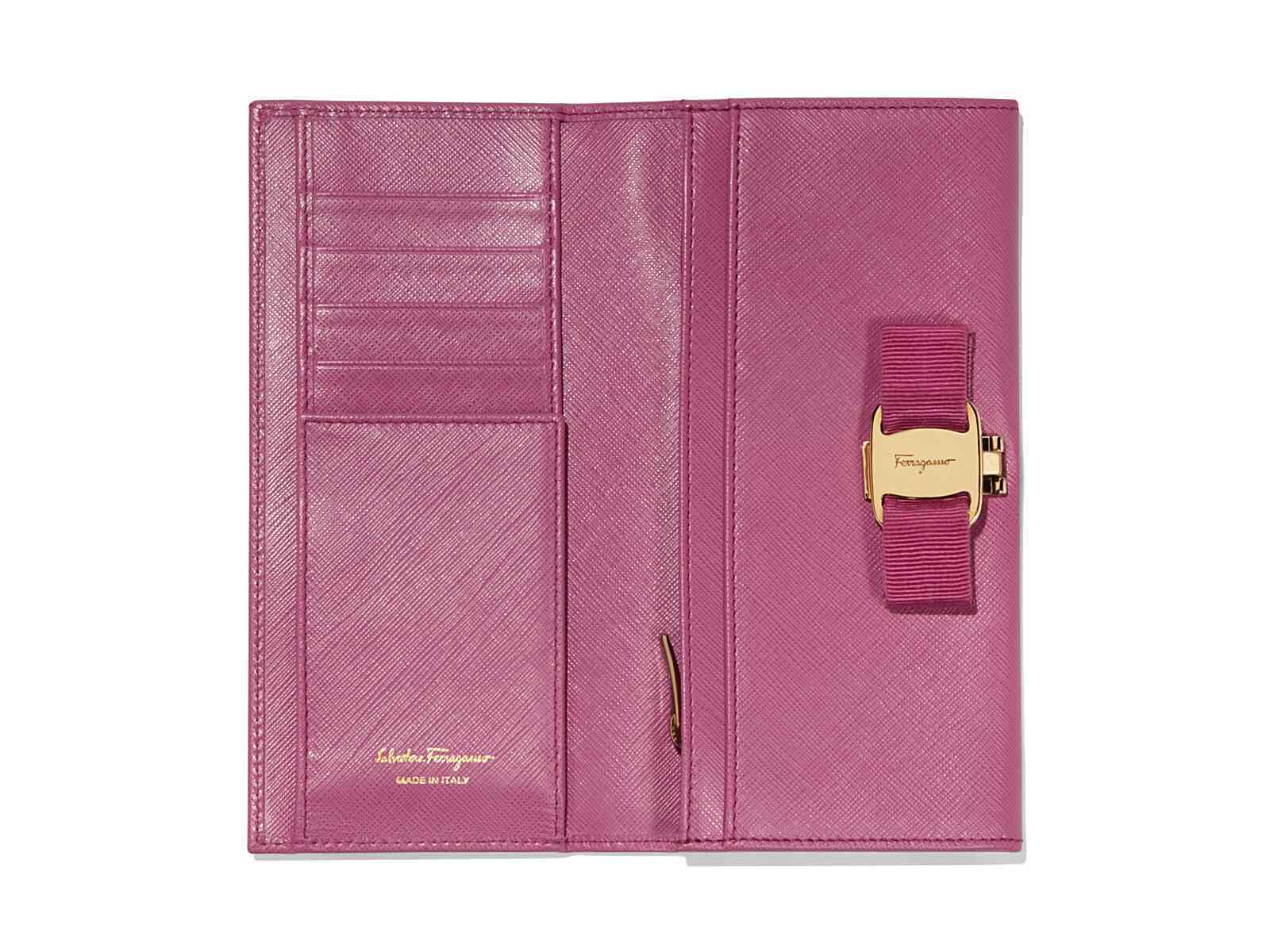 Ferragamo Logo Details Wallet In Pink