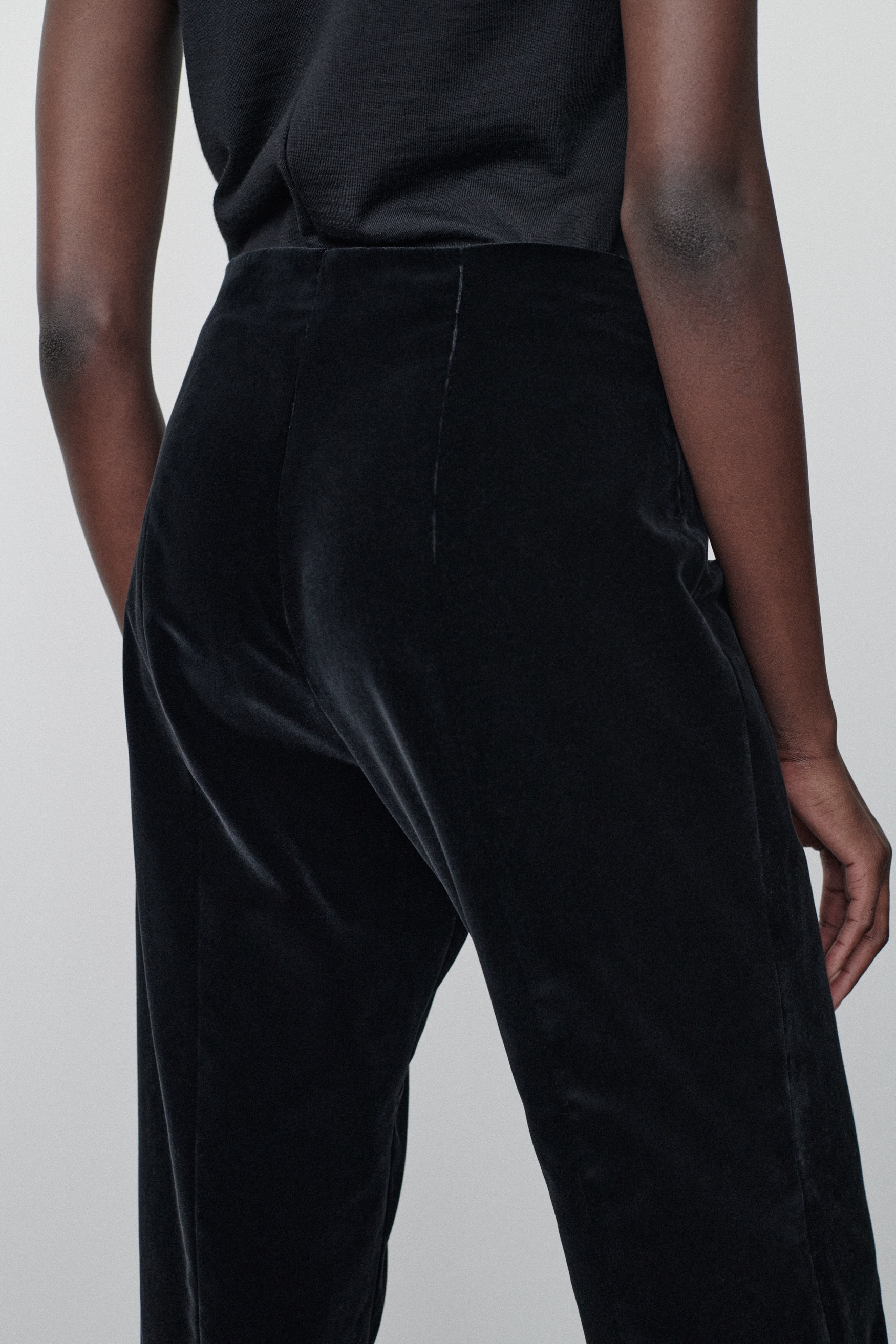The Row Padma Straight Casual Pants In Black