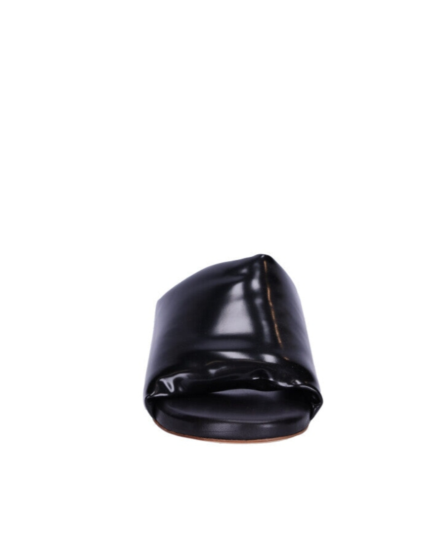 Bottega Veneta Logo Flat Bottom Flip-flop In Black