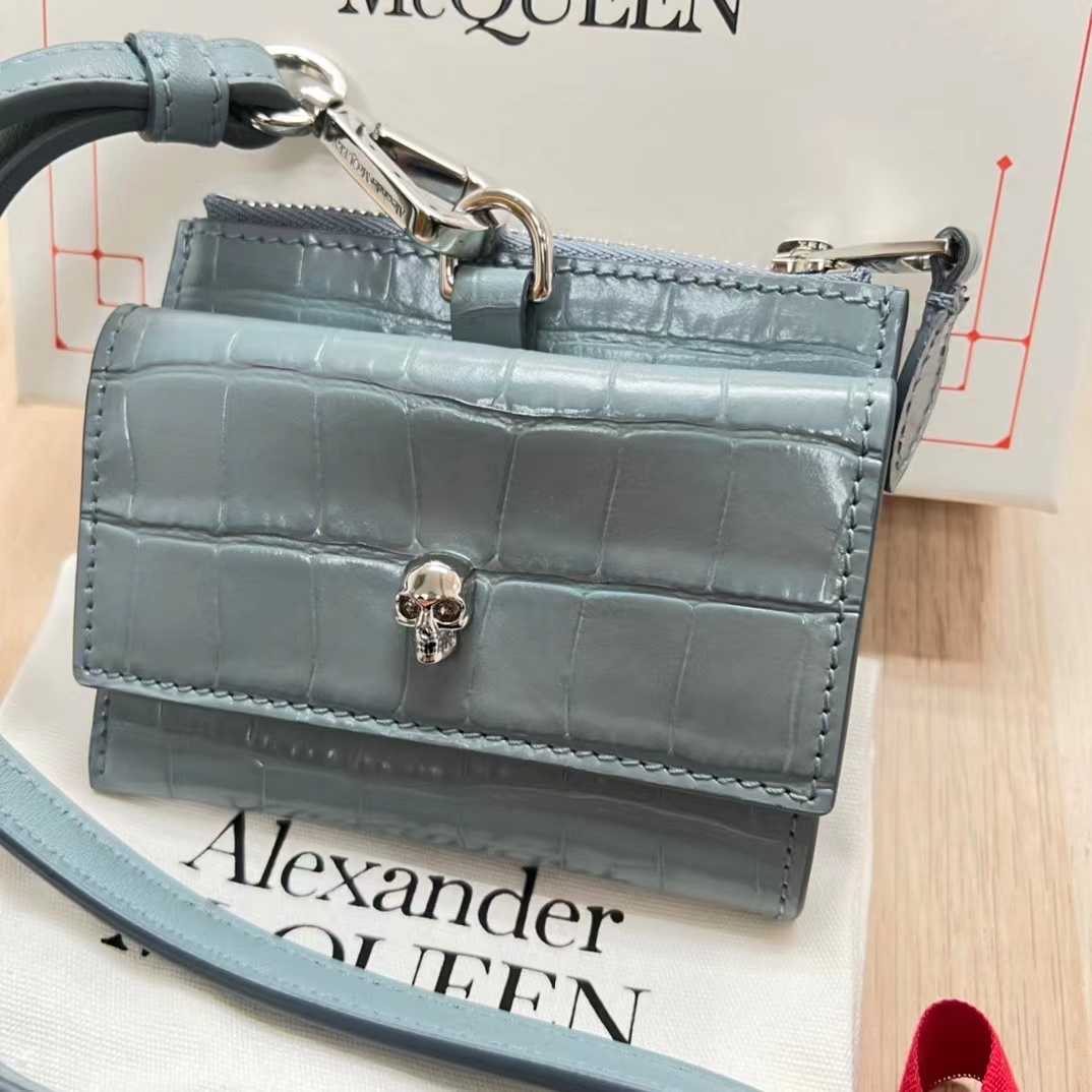 Shop Alexander Mcqueen Logo Card Bag In Gray