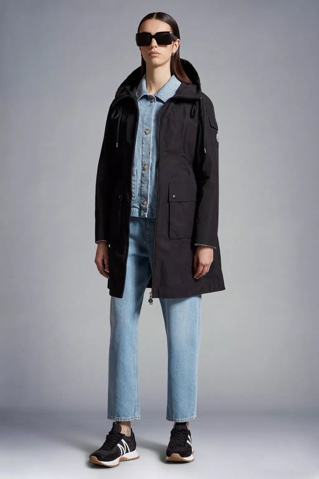 Moncler Laerte Logo-patch Parka Coat In Black