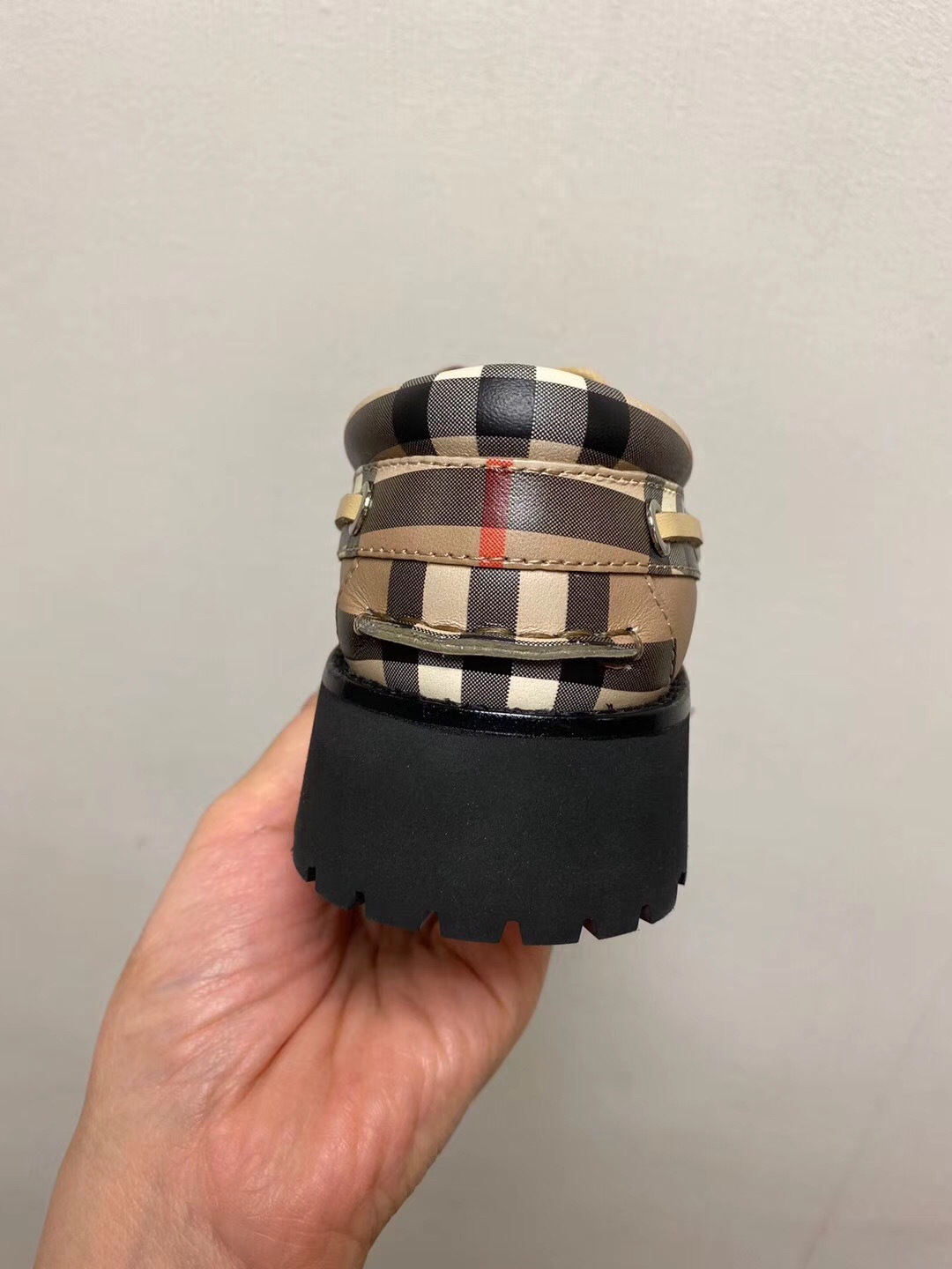 Burberry Signature Check Lace-up Shoes In Multicolor