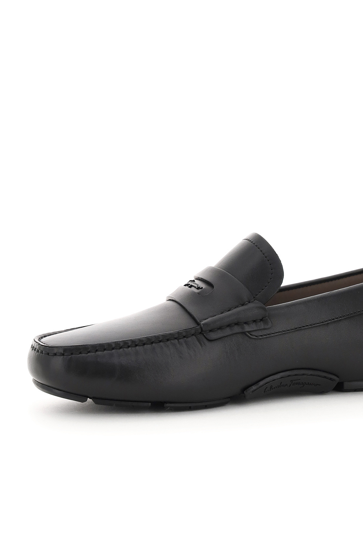 Ferragamo Salvatore Logo Embossed Loafers In Black