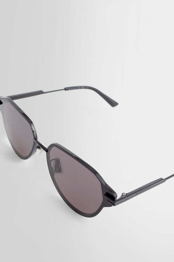 Bottega Veneta Logo Sunglasses In Gray