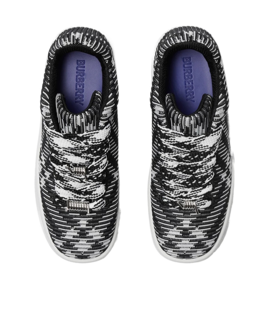 Burberry Check-patterned Low-top Sneakers In Black
