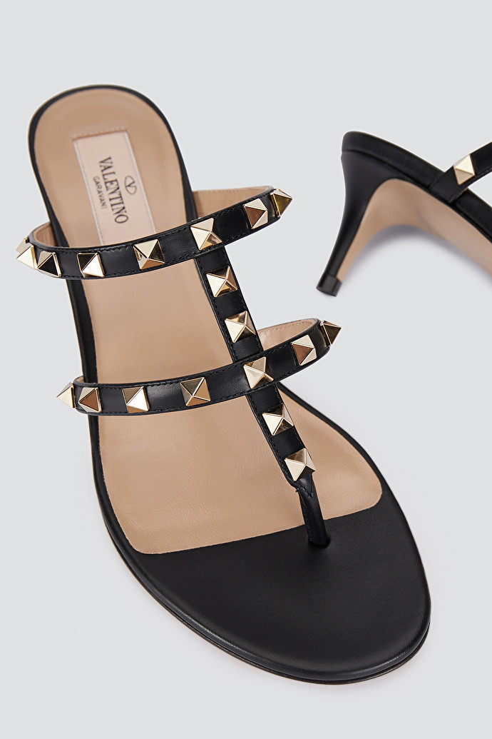 Valentino Rockstud 50mm Flip Flop Sandals In Black