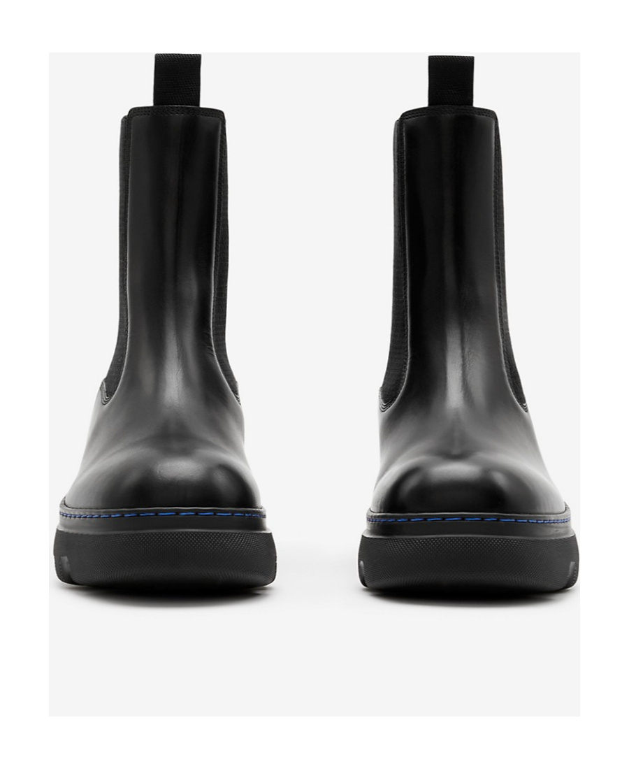 Burberry Round-toe Leather Boots In Black