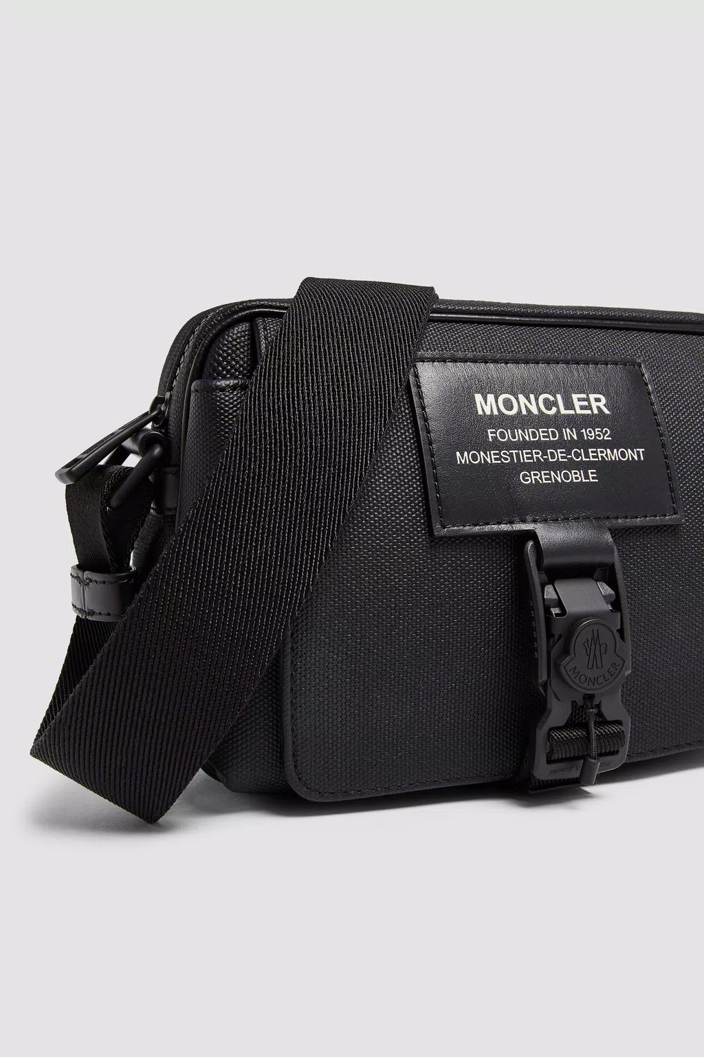 Moncler Nakoa Logo-patch Messenger Bag In Black