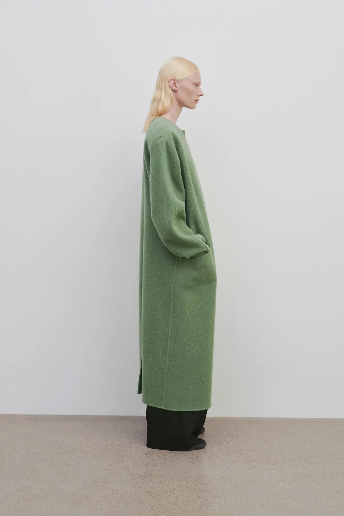 The Row Priske Cashmere Coat In Fern Green