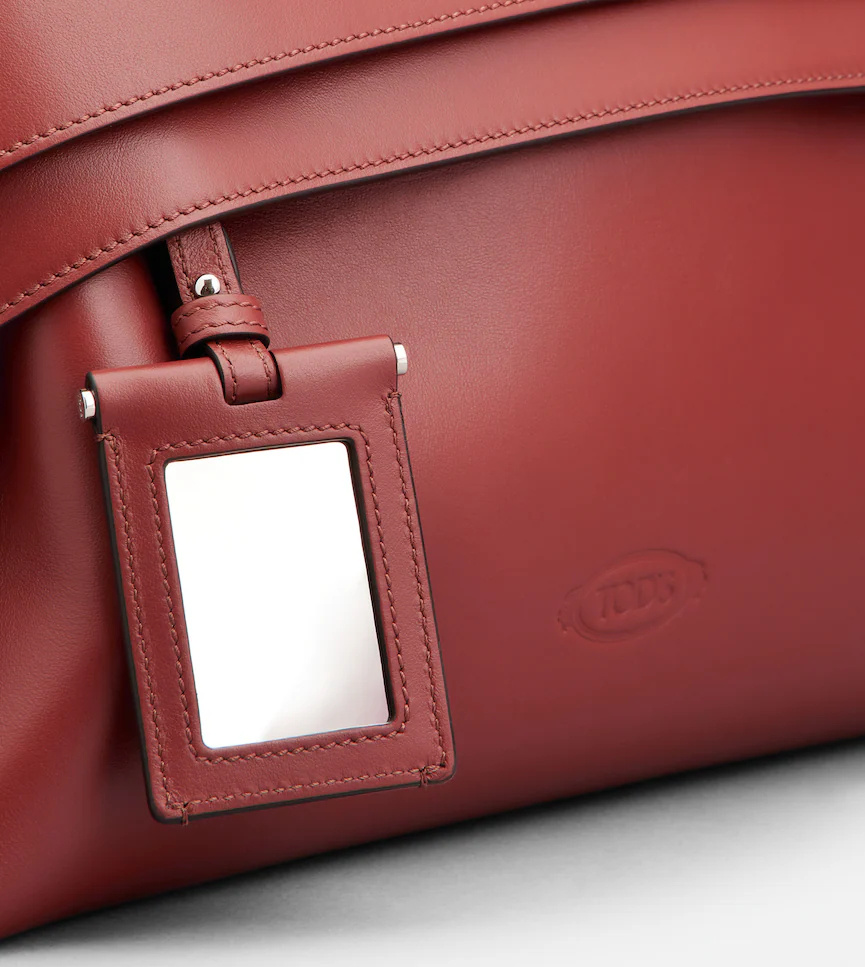 Tod's Leather Flap Shoulder Bag In Red