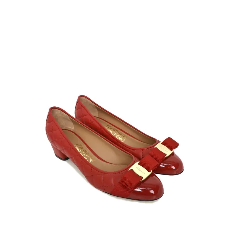 Ferragamo Bow Tie Clasp High Heels In Red