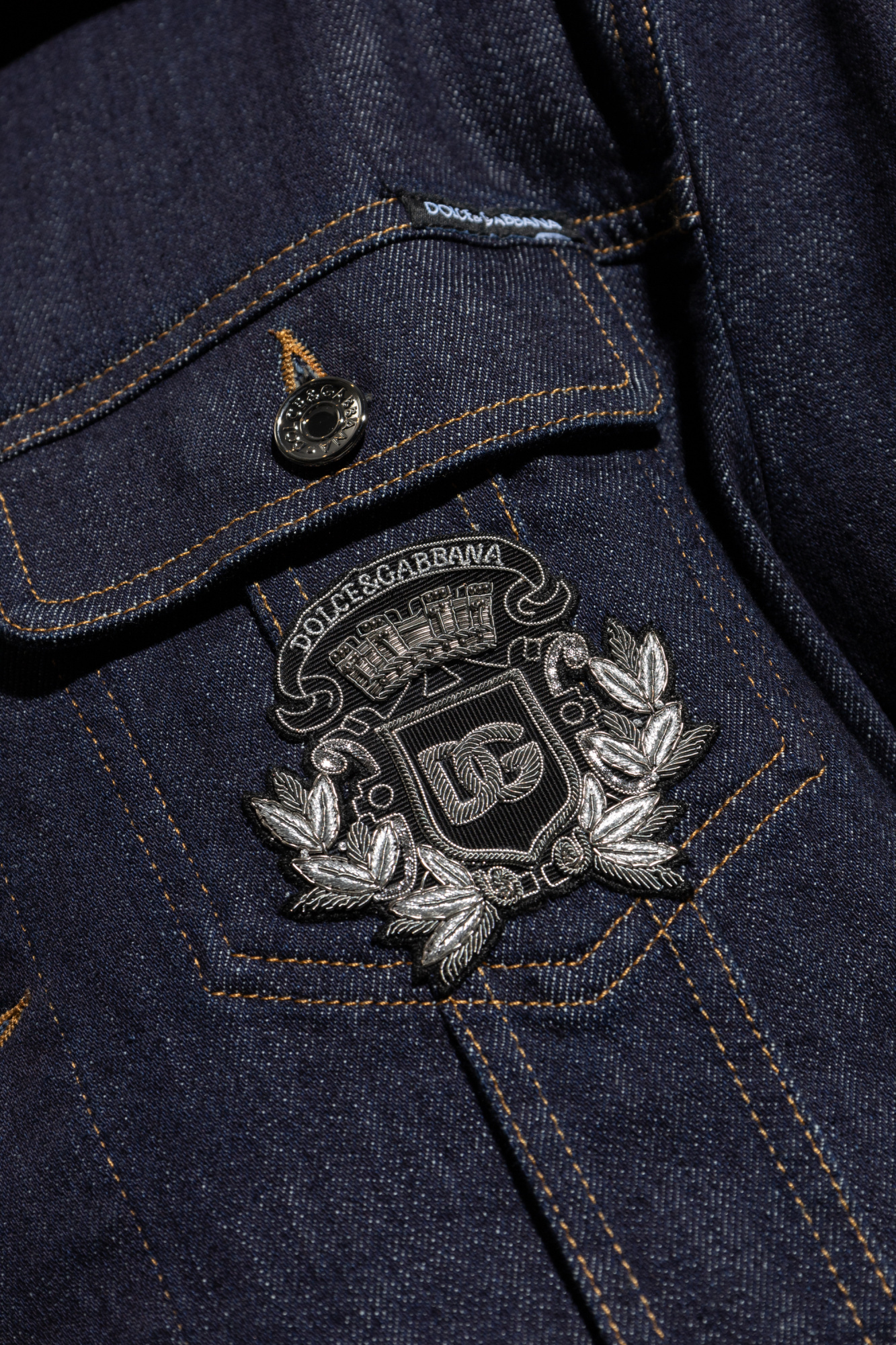 Dolce & Gabbana Classic Denim Jacket With Structured Silhouette In Black