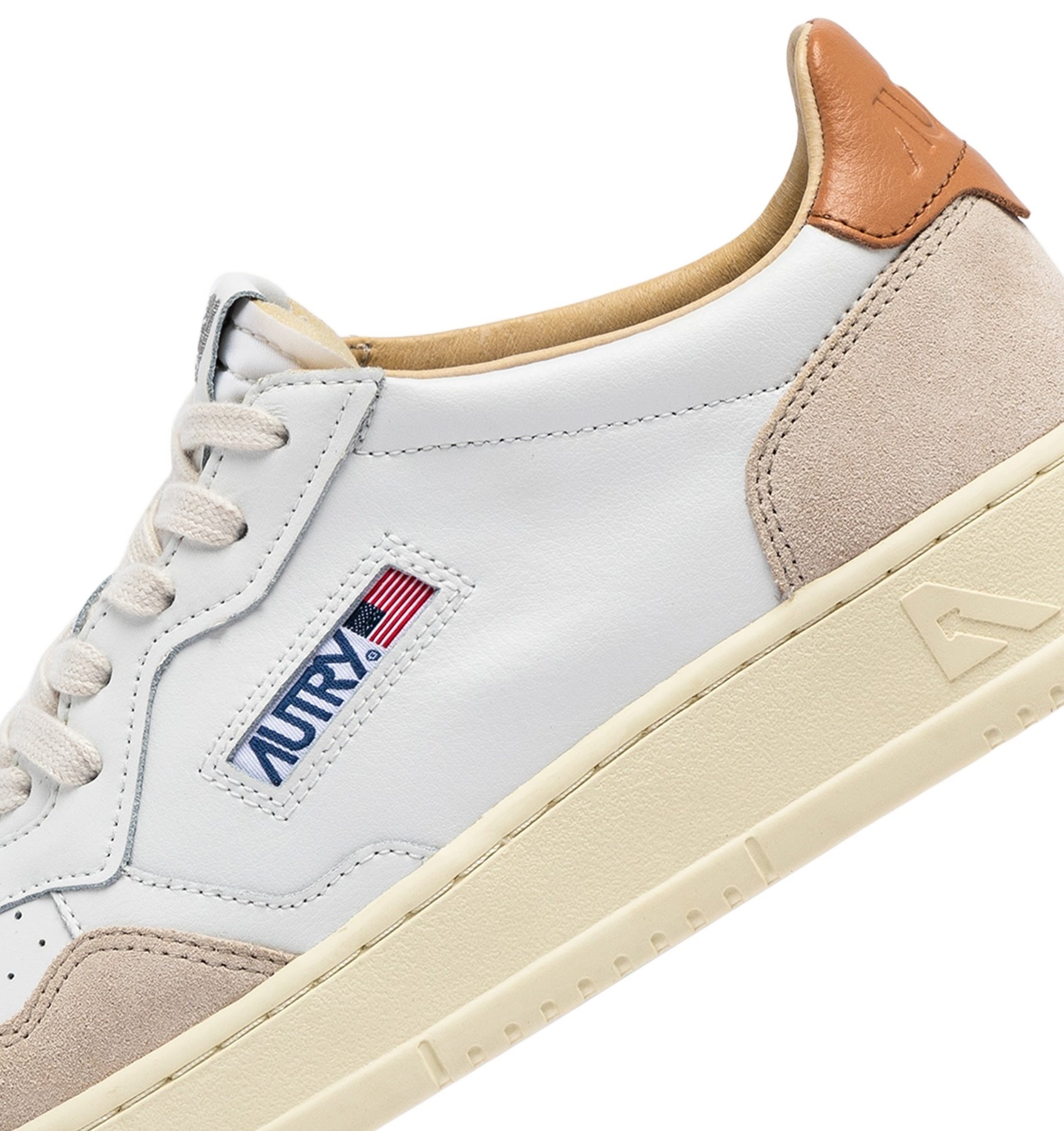Autry Medalist Low-cut Casual Shoes In Nude