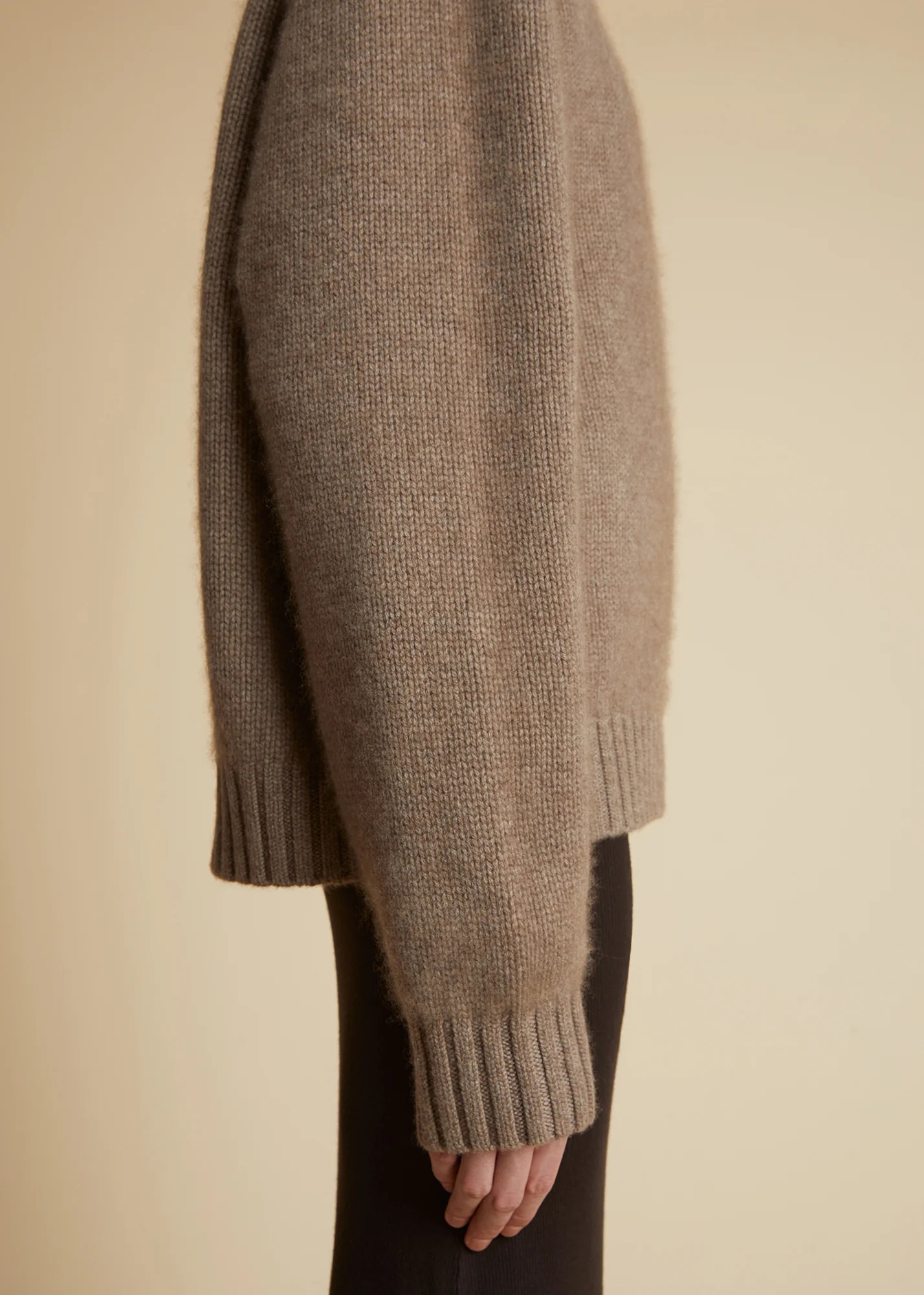 Shop Khaite Mae Cashmere Sweater In Barley Color