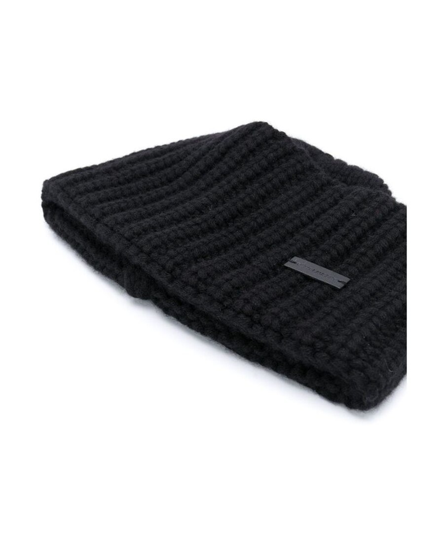 Saint Laurent Logo Plaque Cashmere Beanie In Black