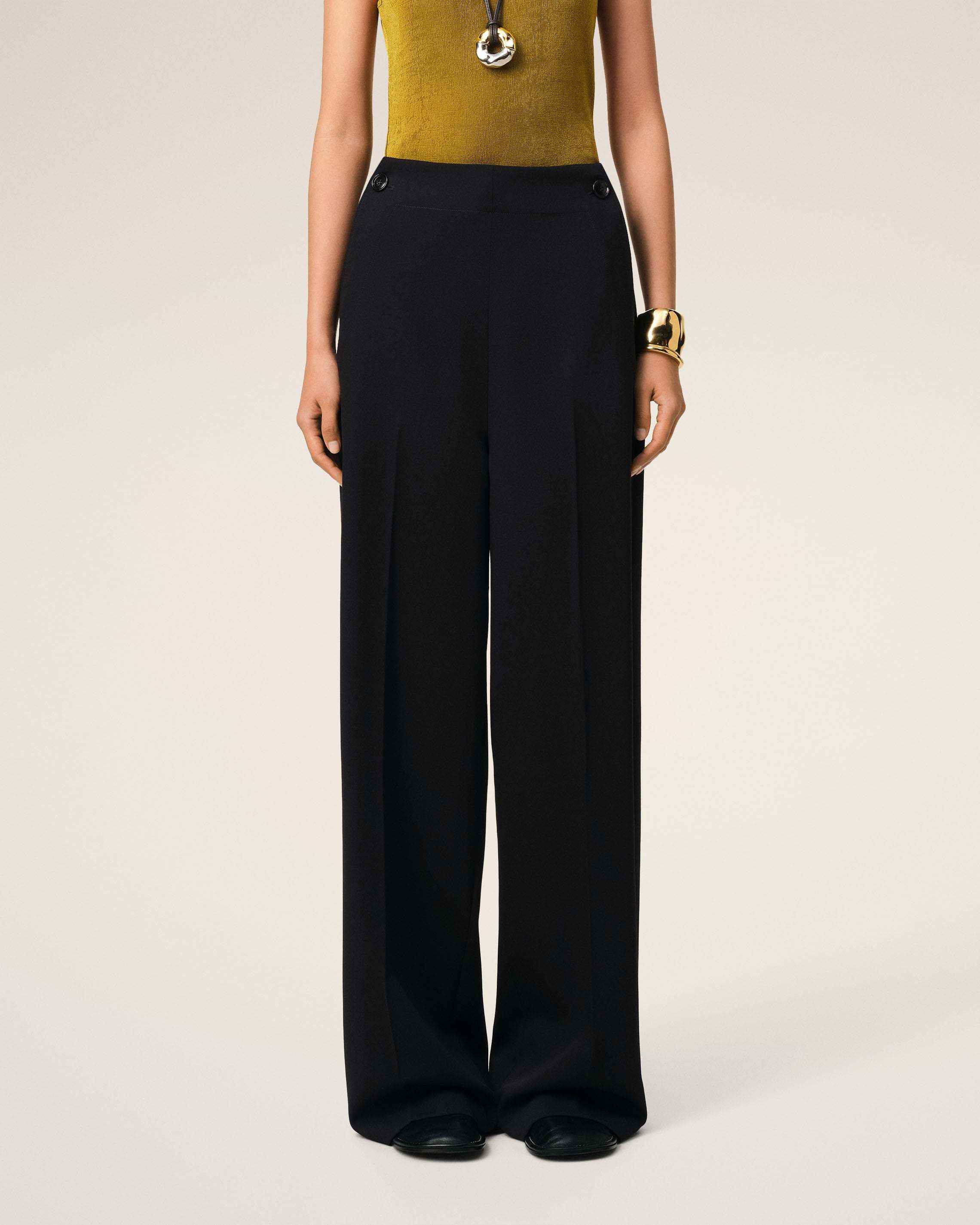 Shop Ami Alexandre Mattiussi Wool Casual Pants In Black