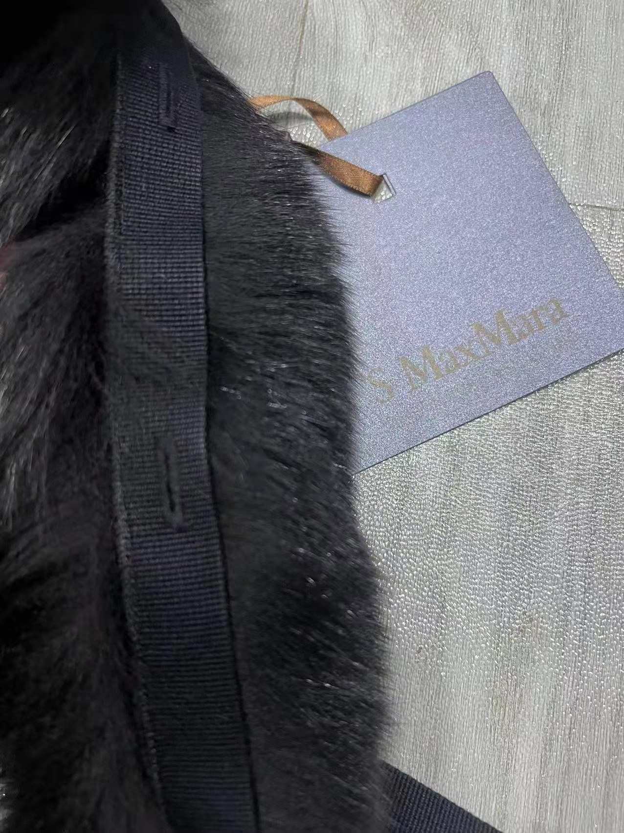 Max Mara Plush Scarf In Black