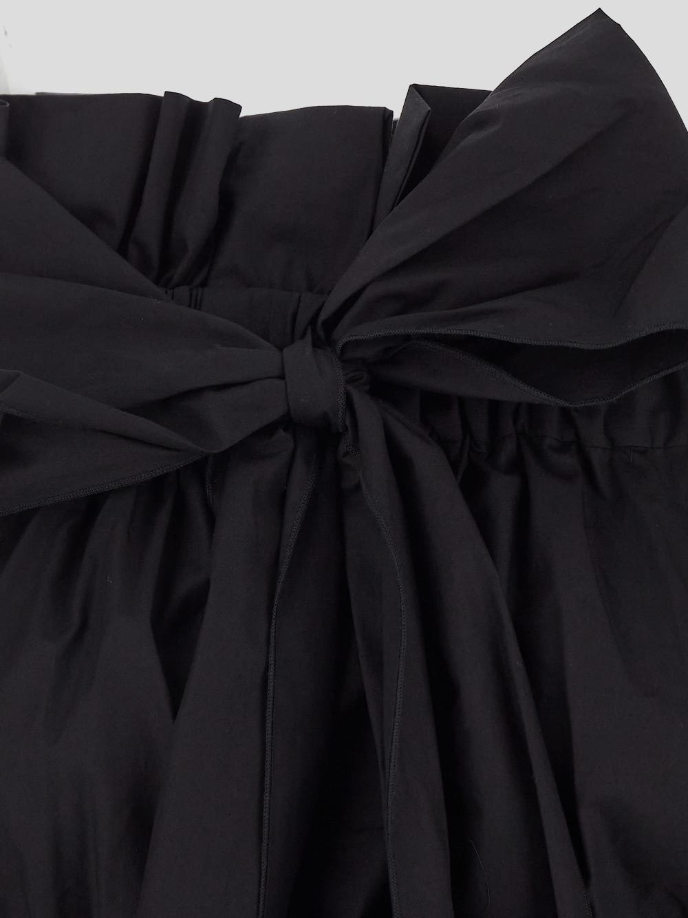 Patou Volume Cropped Poplin Shirt W/bow In Black