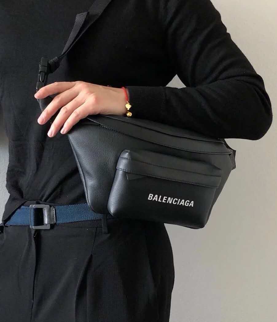 Balenciaga Everyday Belt Bag In Black