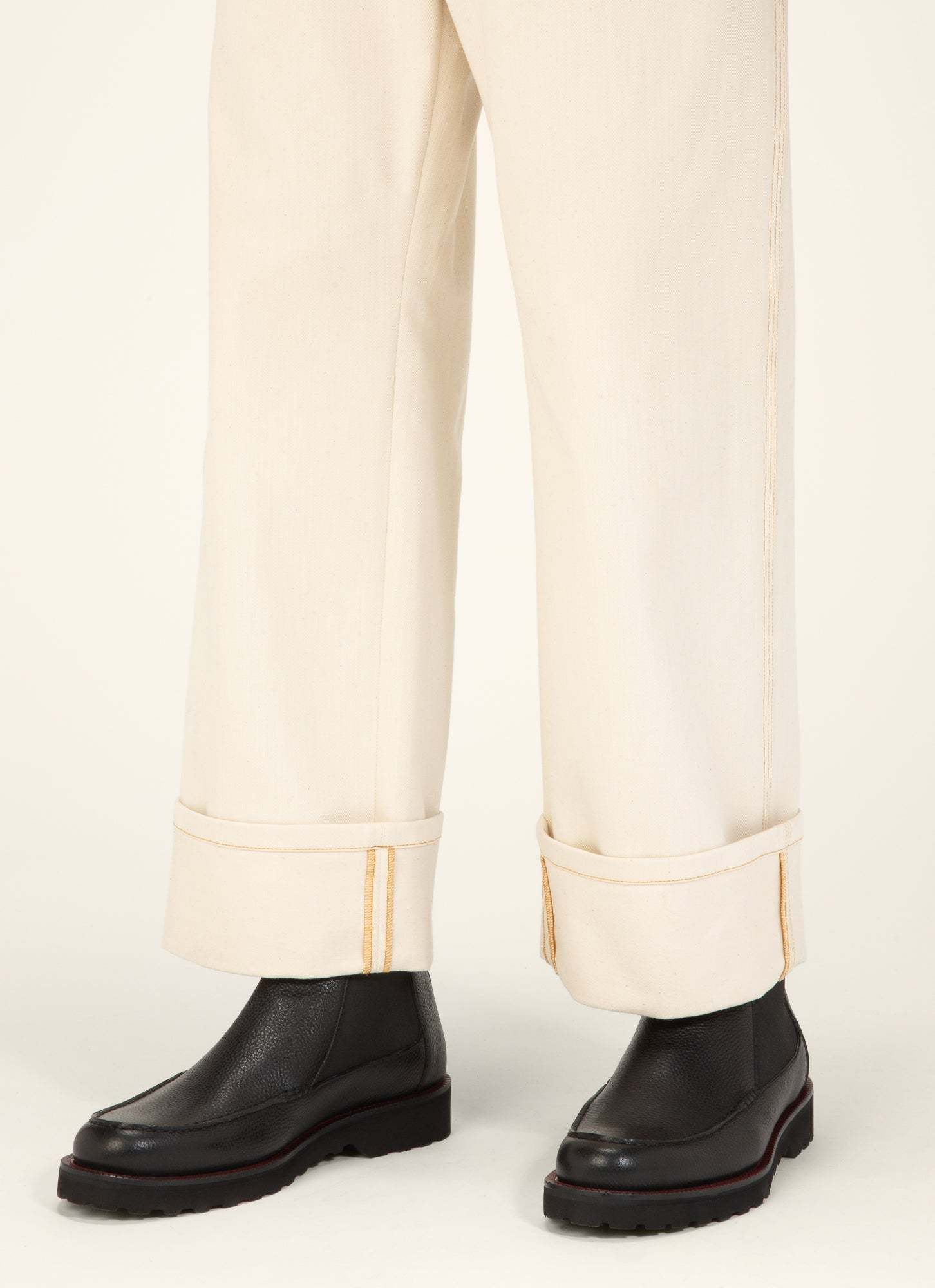 Bally Noiry Round-headed Boots In Black