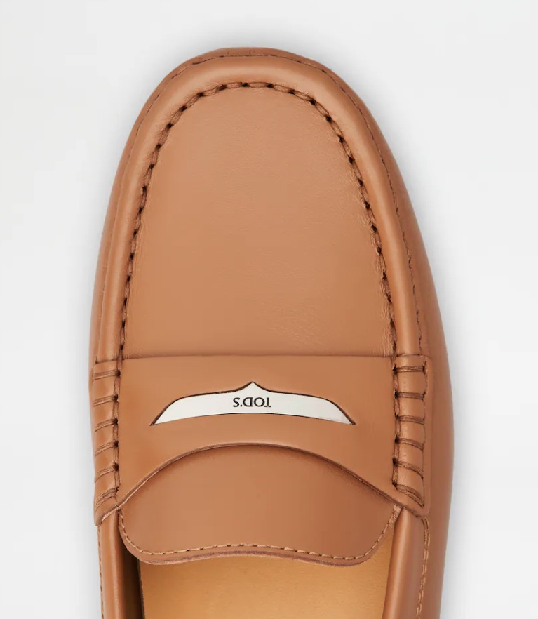 Tod's Round-head Minoccasin-bean Shoes In Brown