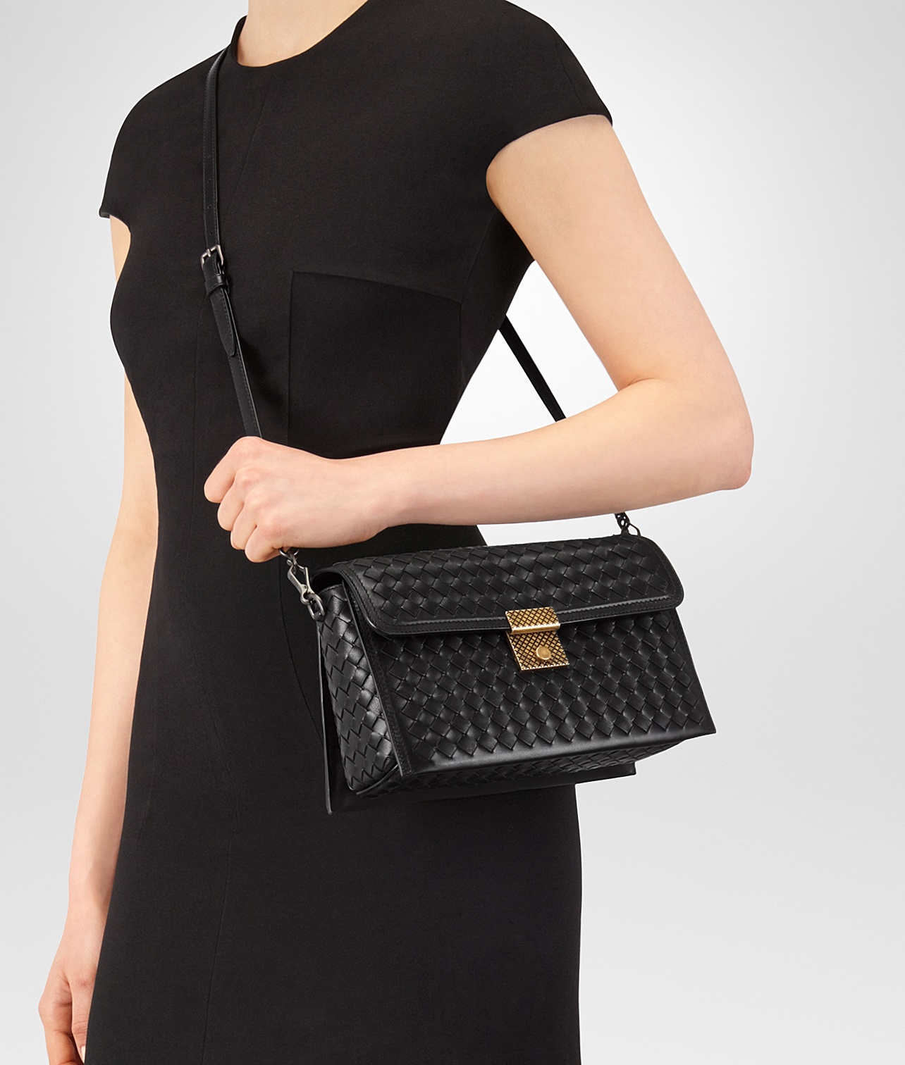 Bottega Veneta Woven Shoulder Bag In Black