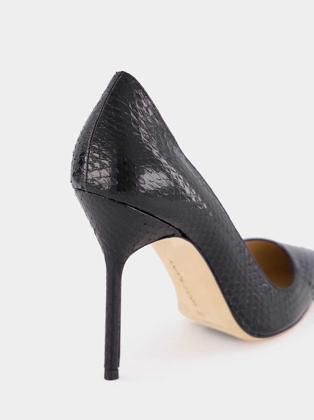 MANOLO BLAHNIK MANOLO BLAHNIK EMBOSSED POINTED TOE PUMPS