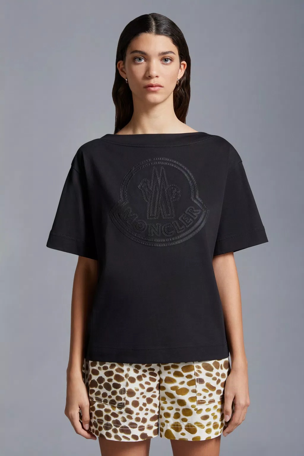 Moncler Embroidered Logo T-shirt In Black