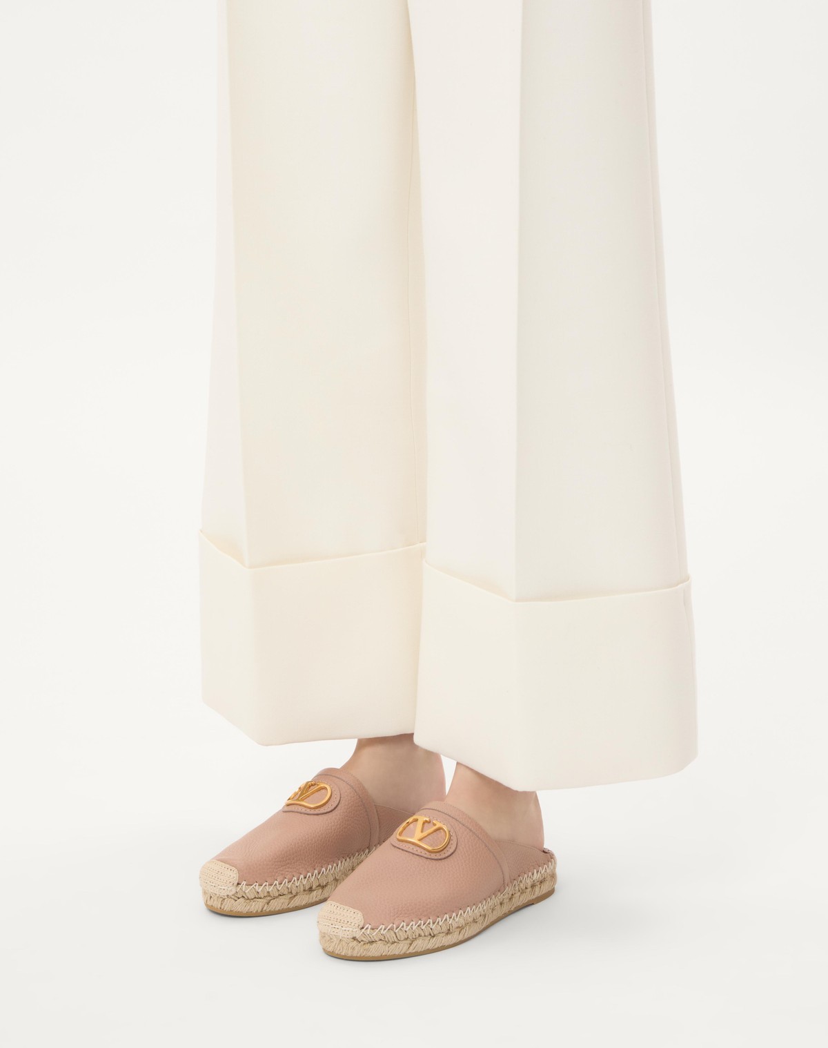 Valentino Vlogo Signature Grainy Leather Mule In Rose Cannelle