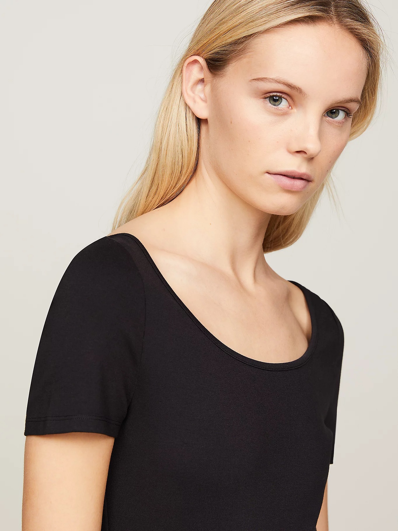 Tommy Hilfiger Short Sleeve Scoop Neck Mini Dress In Black
