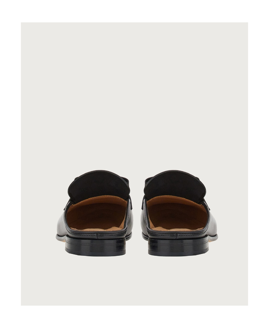 Ferragamo Salvatore Vara Bow Tassel Mules In Black