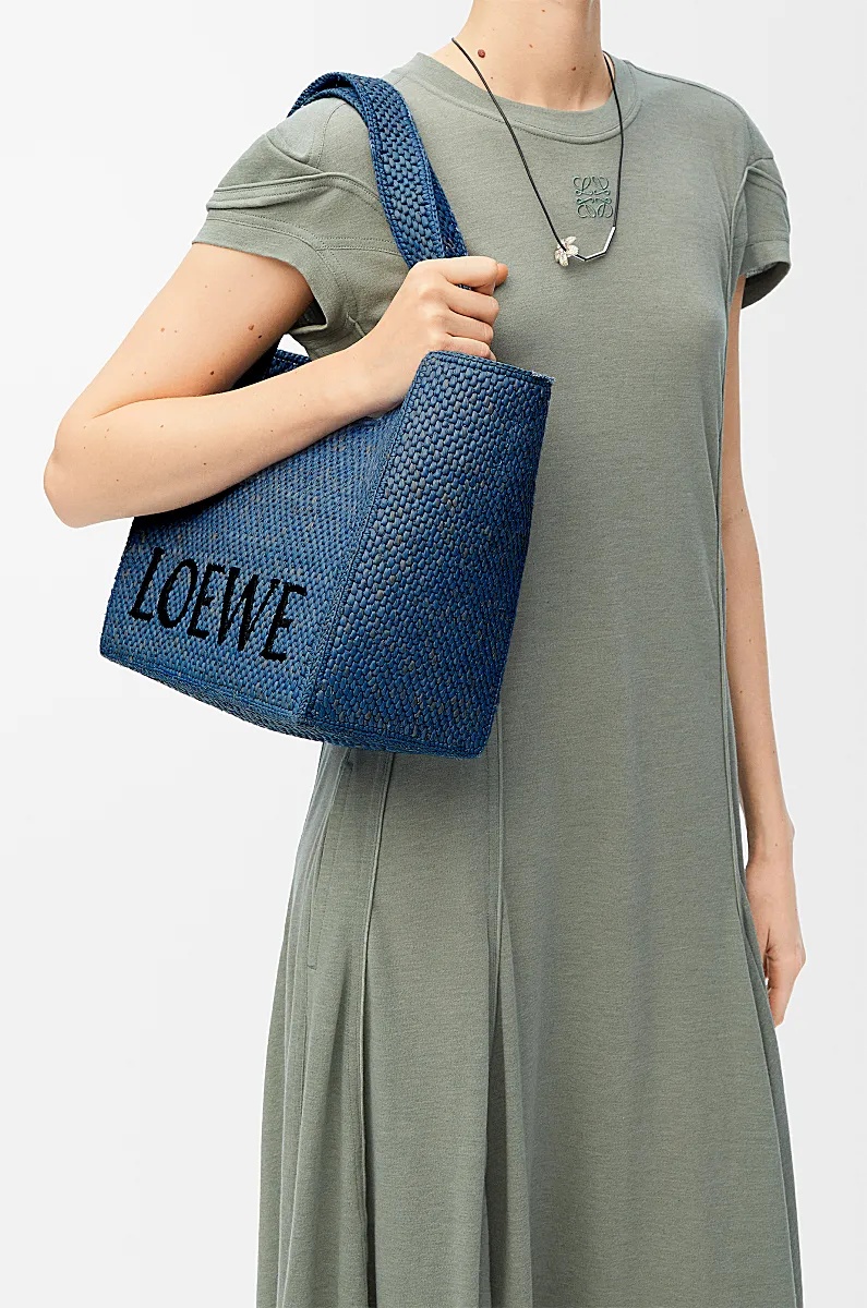 Loewe Logo Medium Tote Bag In Raffia In Light Blue