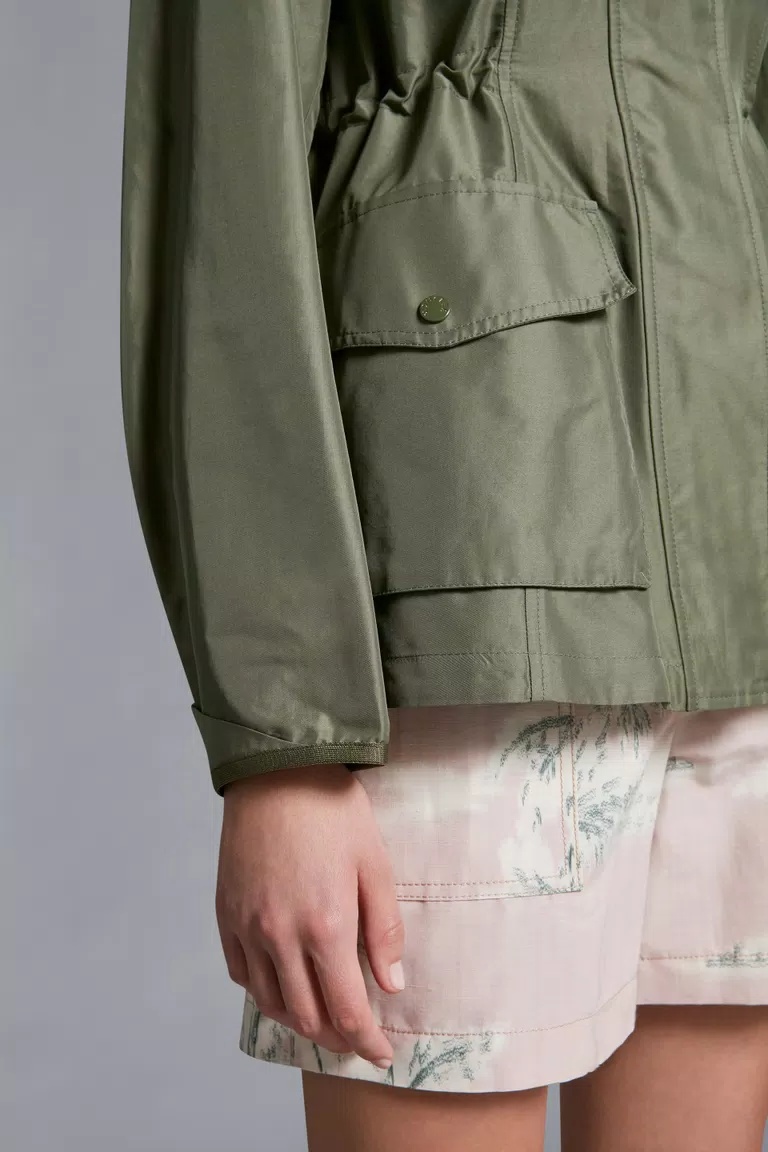 Moncler Ilo Concealed-hood Jacket In Green