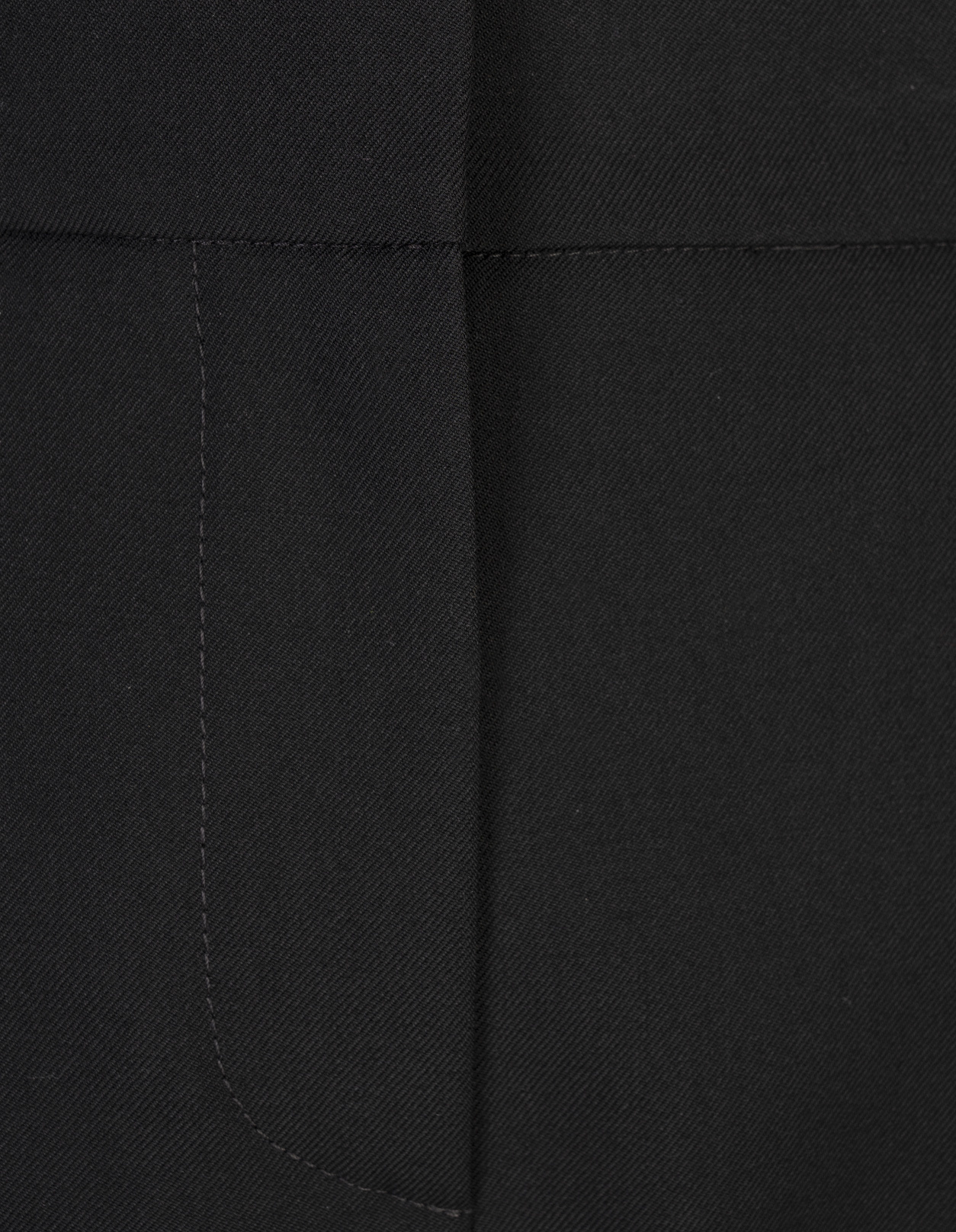 Alexander Mcqueen Leaf Crepe Cigarette Trousers In Black