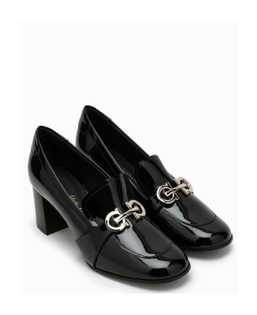 Ferragamo Logo High Heels In Black