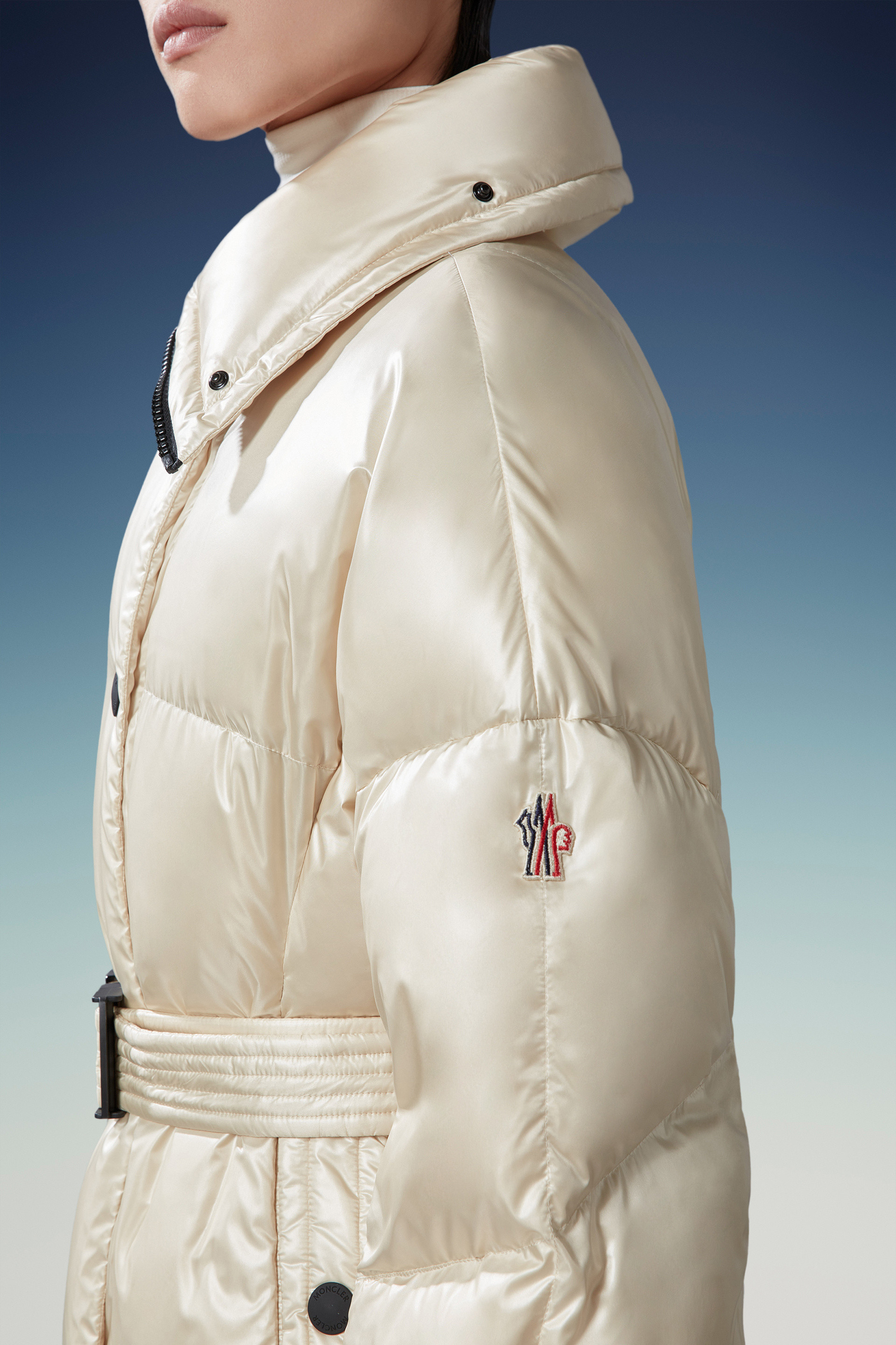 Moncler Chamoille Long-sleeved Down Jacket In Nude
