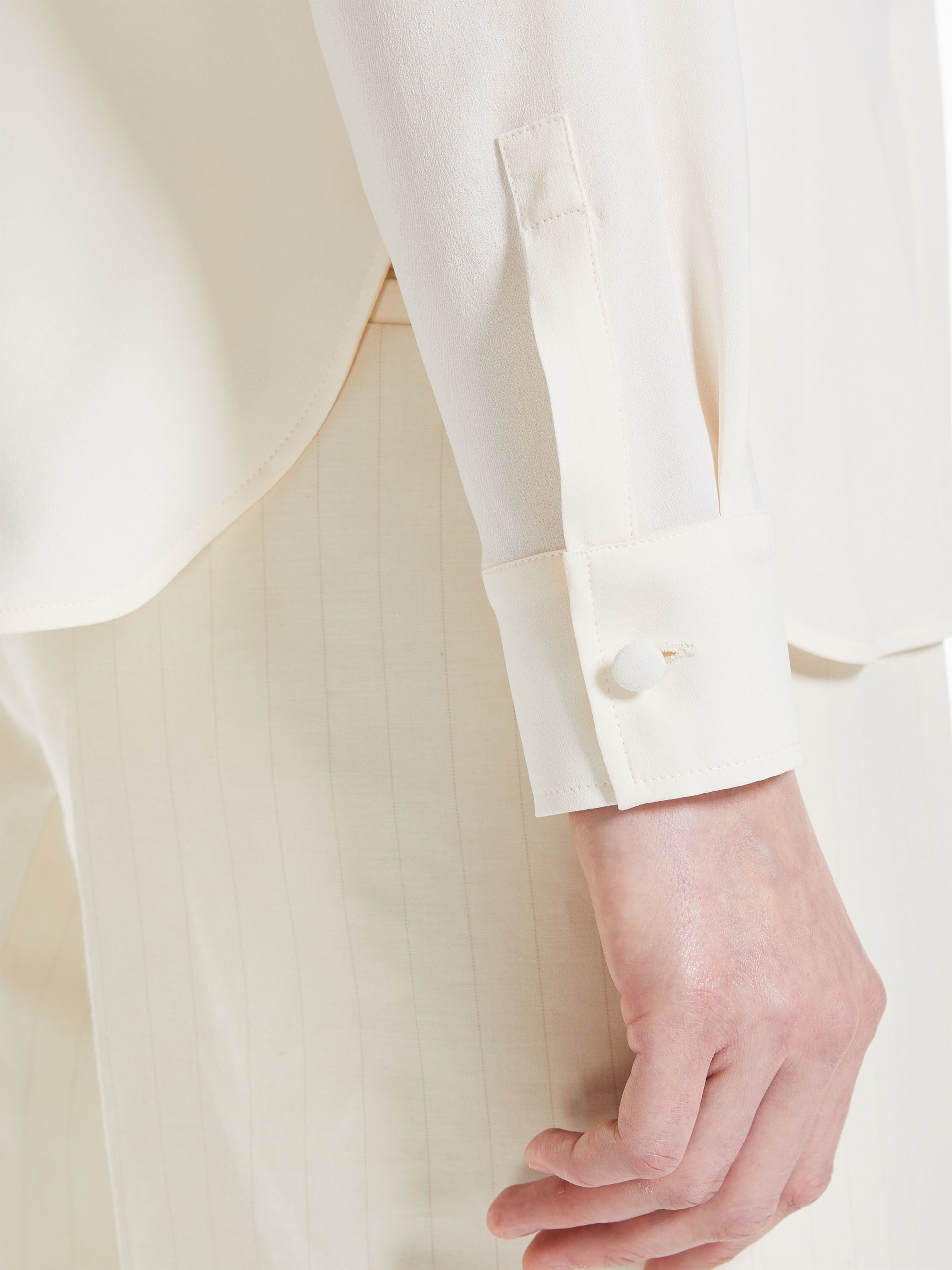 Max Mara Pointed Collar Long-sleeved Shirt In White