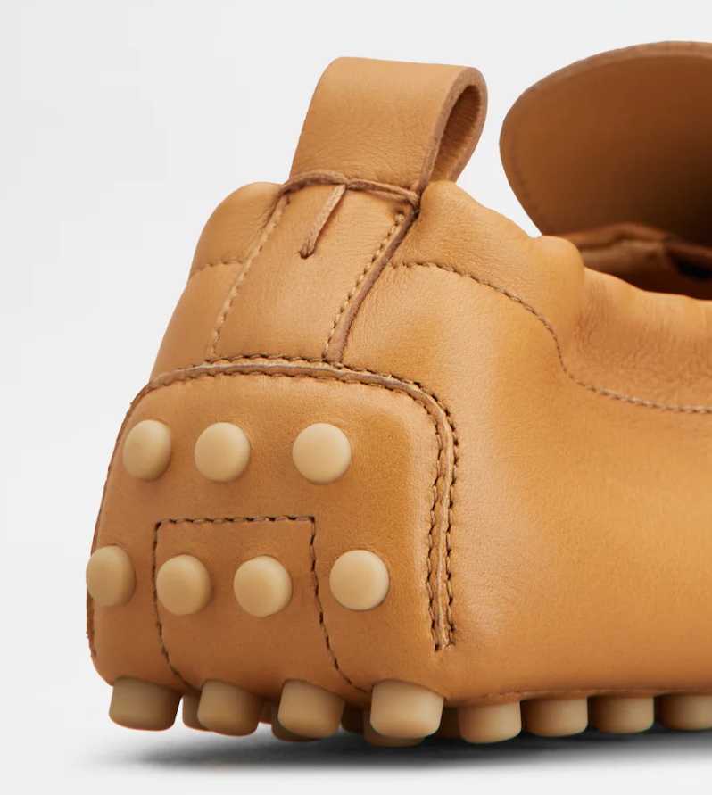Tod's Round-head Minoccasin-bean Shoes In Brown